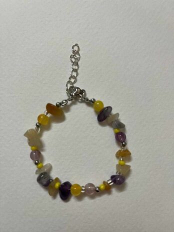 กำไลลูกปัดหิน โทนสีเหลืองม่วง