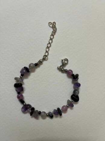 กำไลลูกปัดหิน โทนสีม่วง